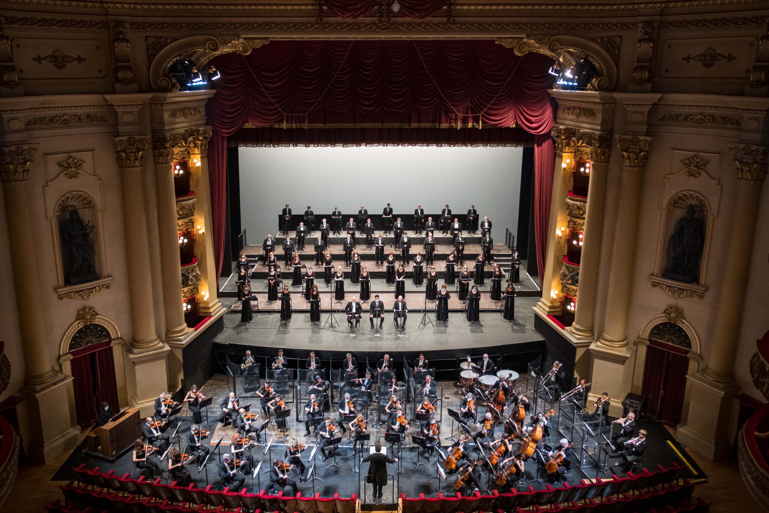Il Filarmonico torna in presenza, debutto domenica prossima con Mozart: “Così fan tutte”