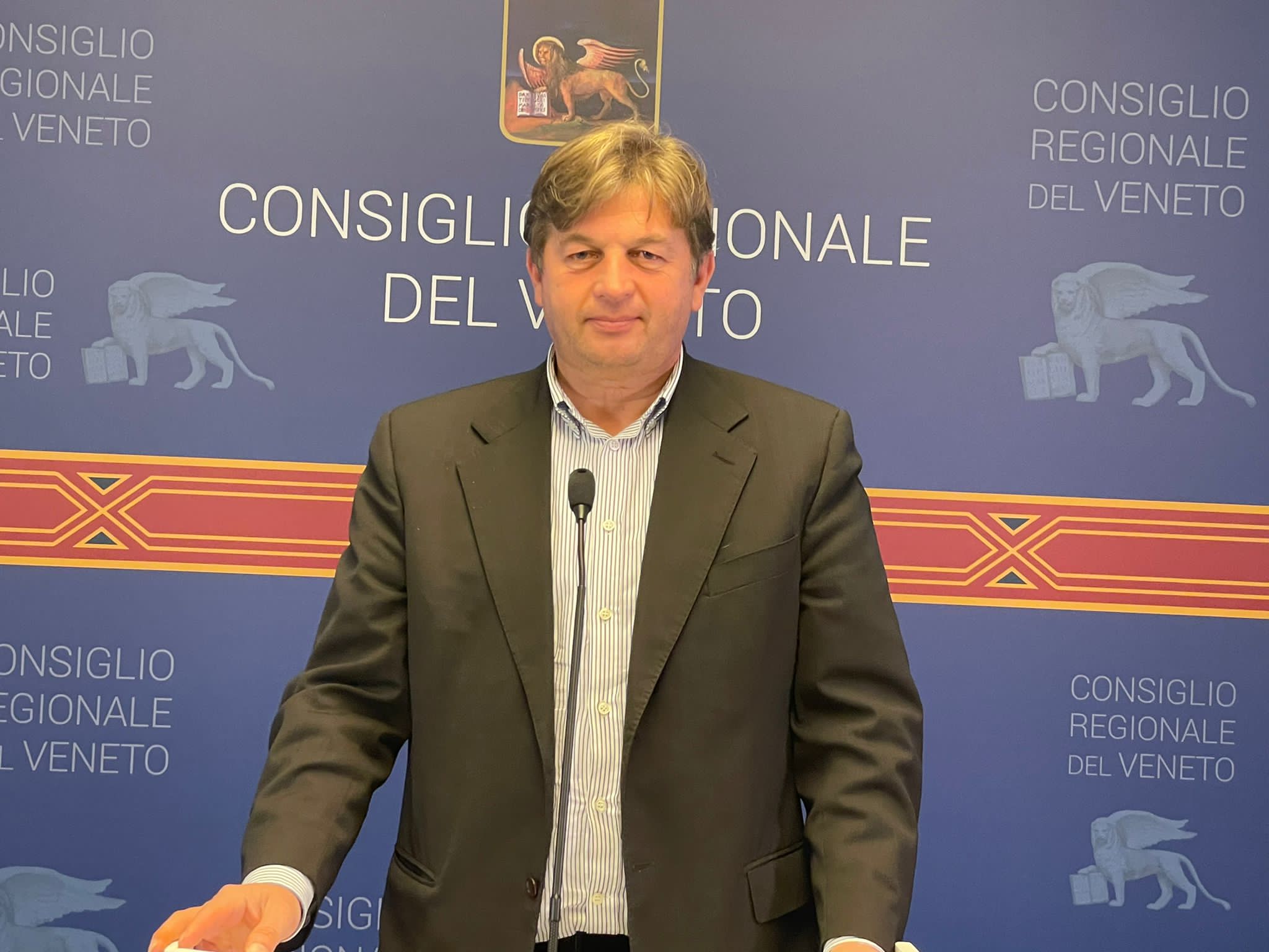 Valdegamberi: adeguare l’assegno d’invalidità e basta reddito di cittadinanza ai fannulloni