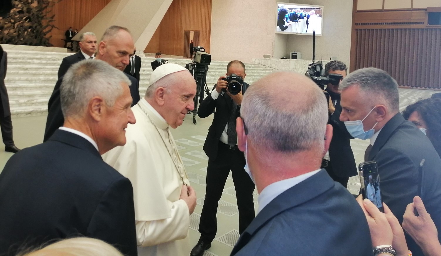 Il Banco Farmaceutico dal Papa. Francesco: «Combattete la marginalità, globalizzate le cure»