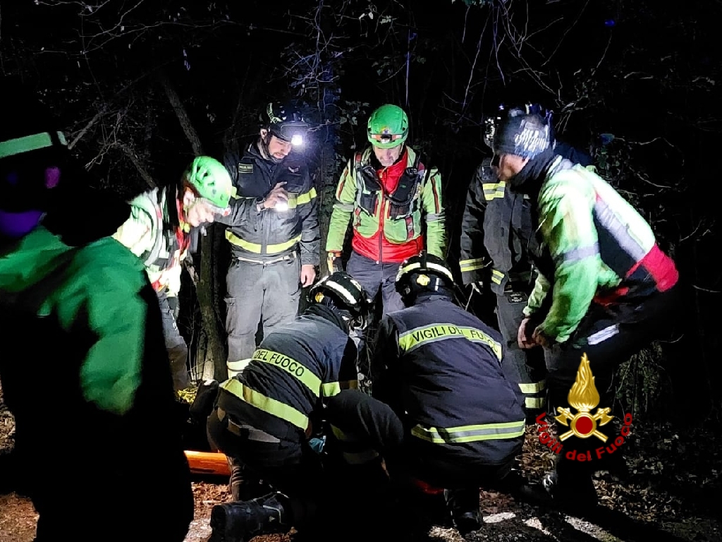Vigili del fuoco, salvata grazie ai droni una donna  in stato confusionale dopo un incidente stradale a Caprino
