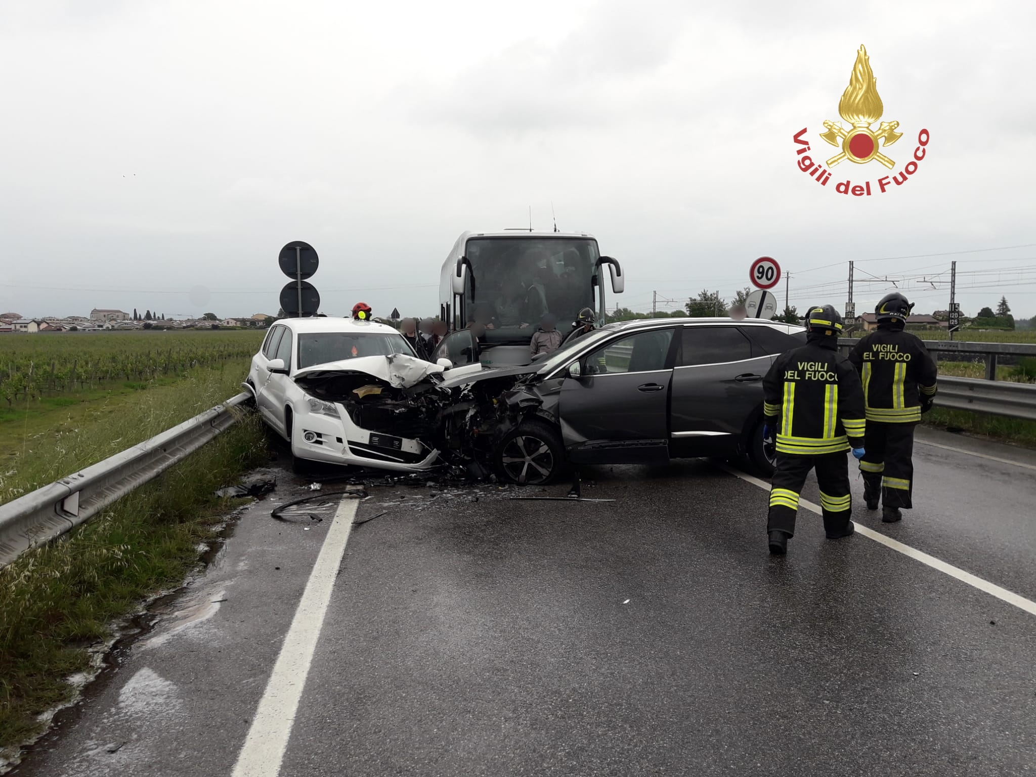 Peschiera del Garda, cinque feriti in uno scontro frontale