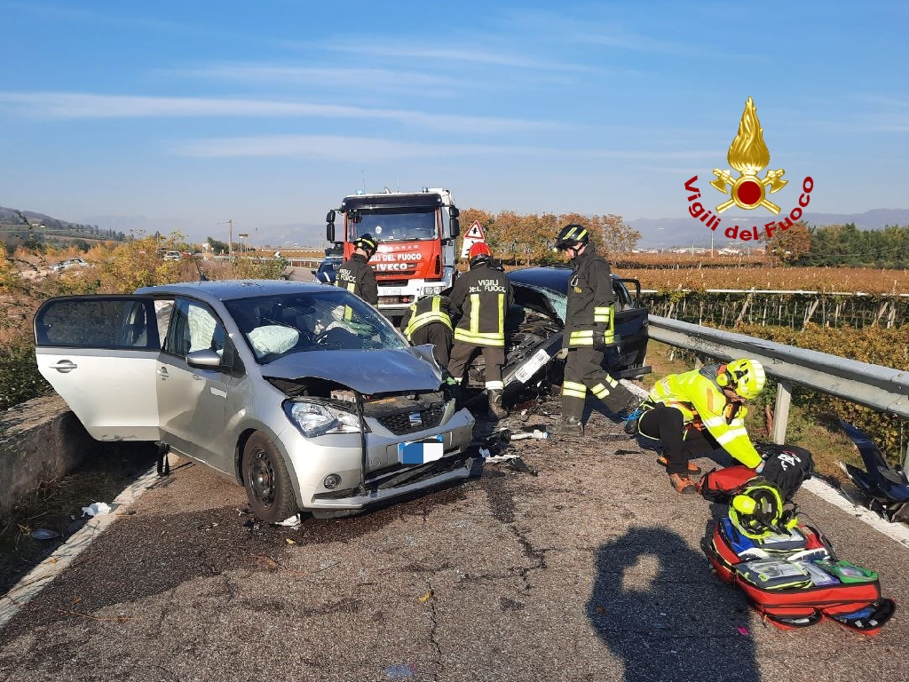 Incidente a Illasi. Tragica collisione frontale