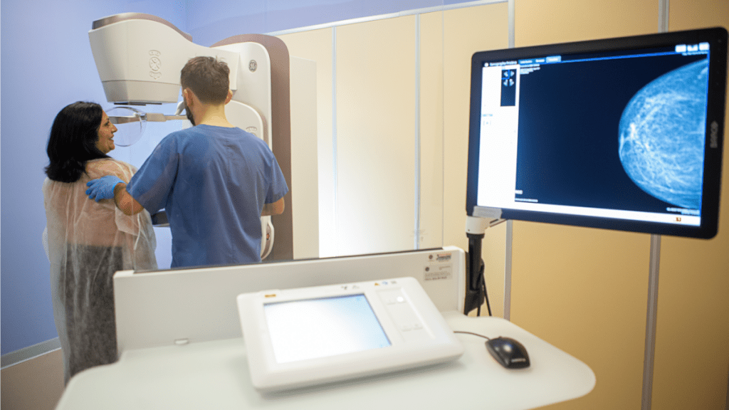 Screening mammografico, da oggi si tiene in via Poloni a Radiologia