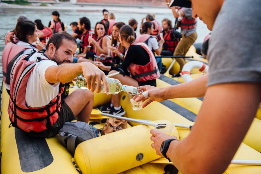 Raft&Wine per scoprire la Verona fluviale tra calici di vino e prodotti locali 1 Raft&Wine