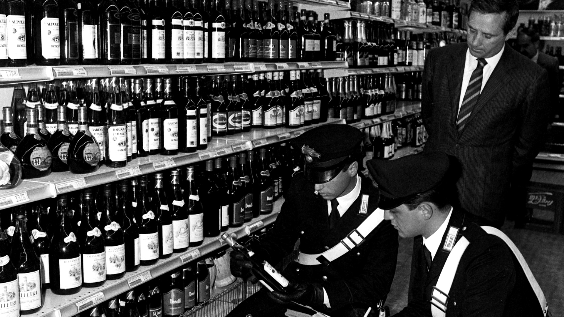 Lo scandalo che “salvò” il vino italiano: domani su RaiPlay, “Ossi di Seppia” racconta la vicenda metanolo