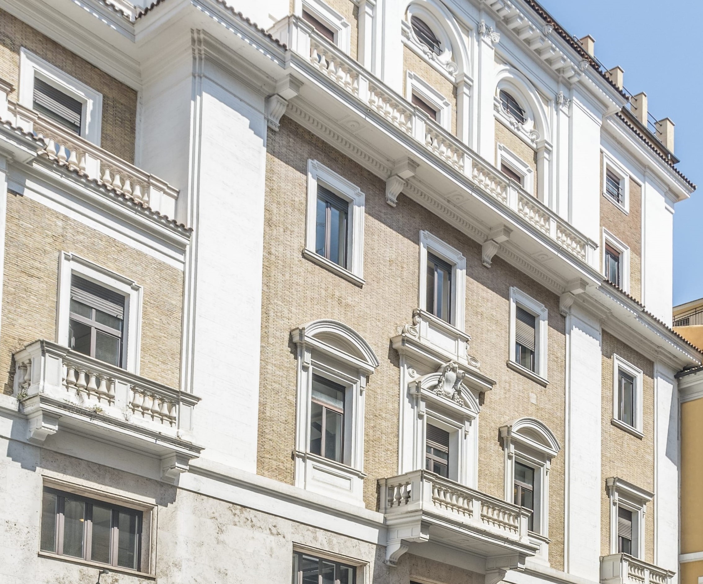 Cattolica Immobiliare investe su Roma alla fontana di Trevi