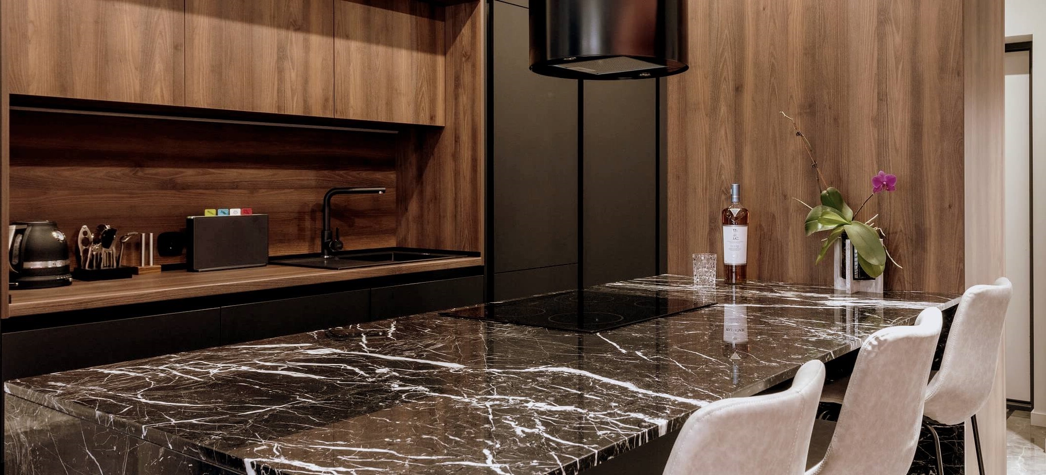 Obiettivo mercati globali per marmo e legno-arredo veronese. Gli stranieri pronti a spendere, ma per eccellenza e flessibilità