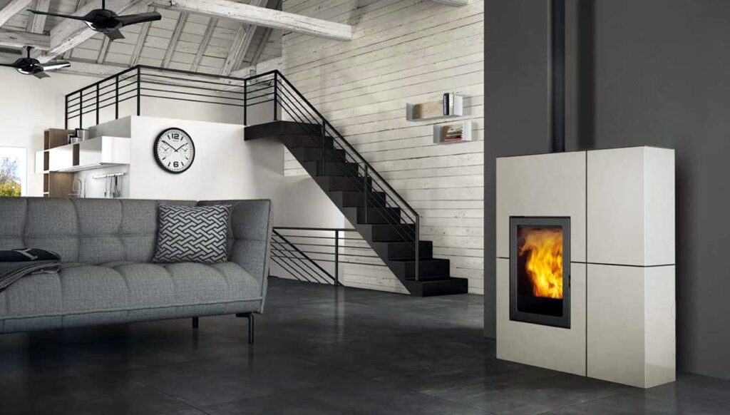 Crisi energetica e sostenibilità rilanciano le stufe a pellet: a Progetto Fuoco convegno su un futuro efficiente e smart 1 Stufa a pellet 2
