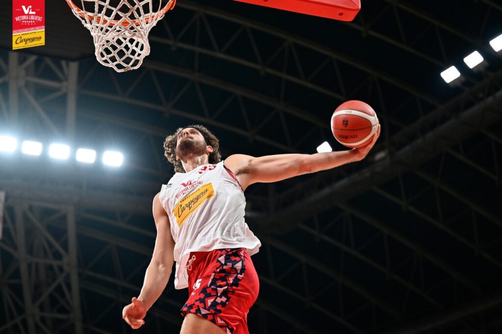 David Reginald Cournooh vince il derby scaligero di A1 con Leonardo Totè nel match Brescia-Pesaro che ha dato il via alla stagione 2023-24 1 TOTE2