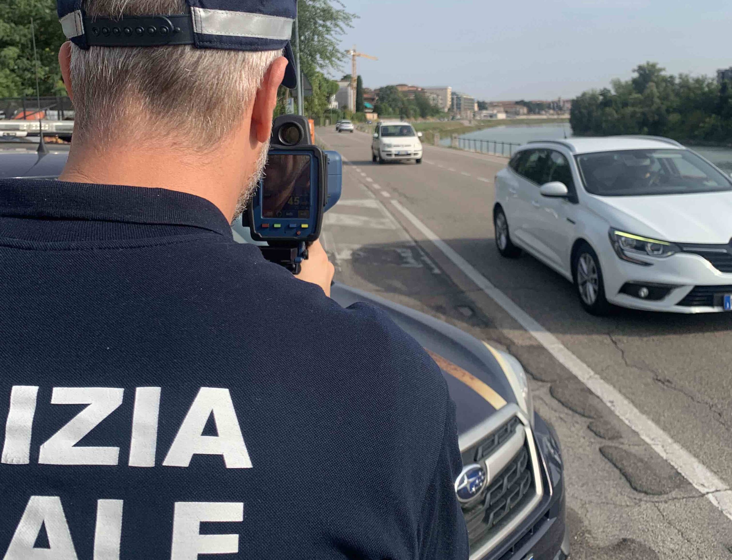 Polizia locale. Dalla settimana prossima in funzione TruCam, il telelaser che controlla infrazioni fino a 1200 metri