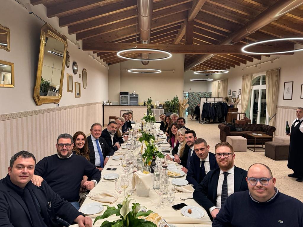 Urso ricompatta i Fratelli d’Italia in vista delle europee e delle regionali