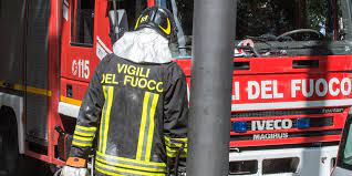 Isola della Scala. Incendio nella notte in un appartamento. Un morto e un ferito
