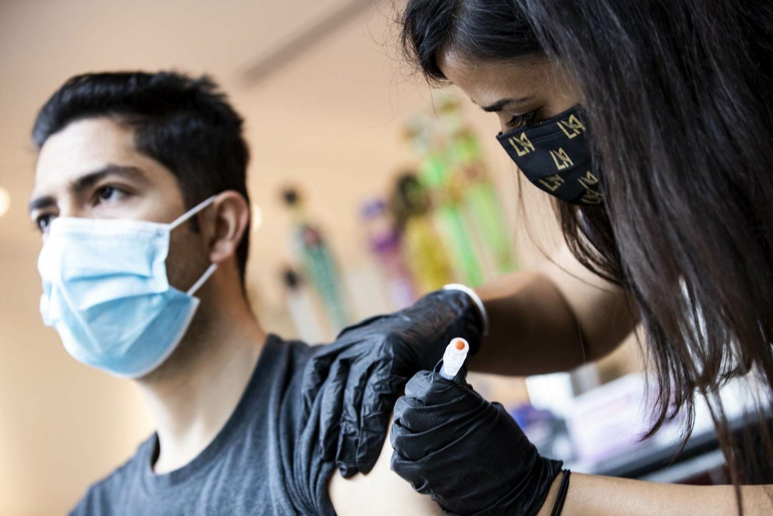 Vaccini ai ragazzi, ecco perchè questa strada va seguita anche in Italia