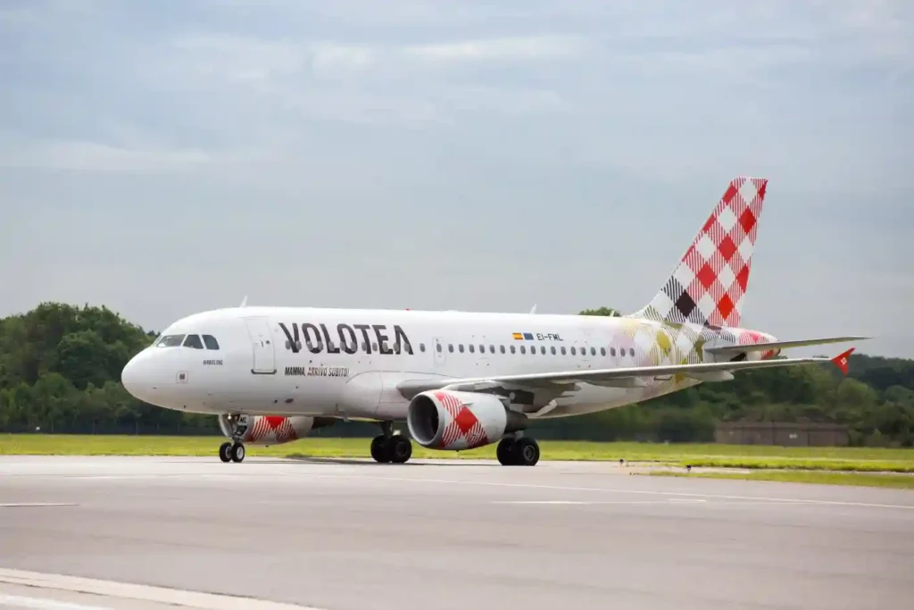 Dal 21 e 22 marzo nuovi collegamenti Volotea da Verona per Comiso, Madrid e Praga 1 Da domani giovedì 21 marzo Volotea, la compagnia aerea spagnola low-cost, inaugura un nuovo collegamento con Comiso, nella parte più a sud della Sicilia, tra Ragusa e Gela.