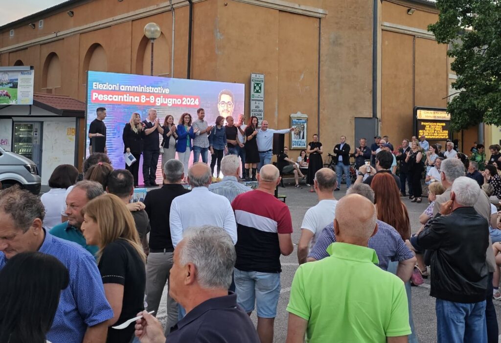 1000 in piazza per Vangi