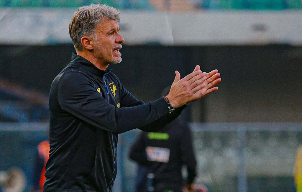 Il Verona raggiunge la salvezza battendo la Salernitana 2-1