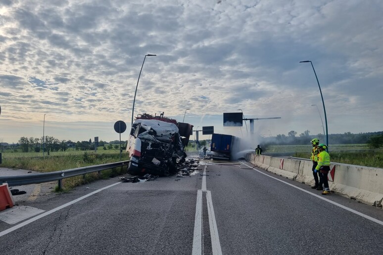 Peschiera. Scontro fra 2 Tir. Morti entrambi gli autisti
