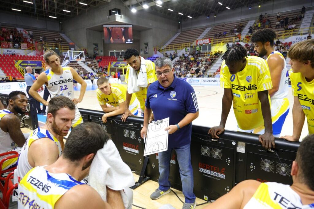 Scaligera Basket sconfitta a Latina: una brutta partita lasciata ai padroni di casa sull'ultimo tiro libero 2 coach ramagli scaligera basket 1