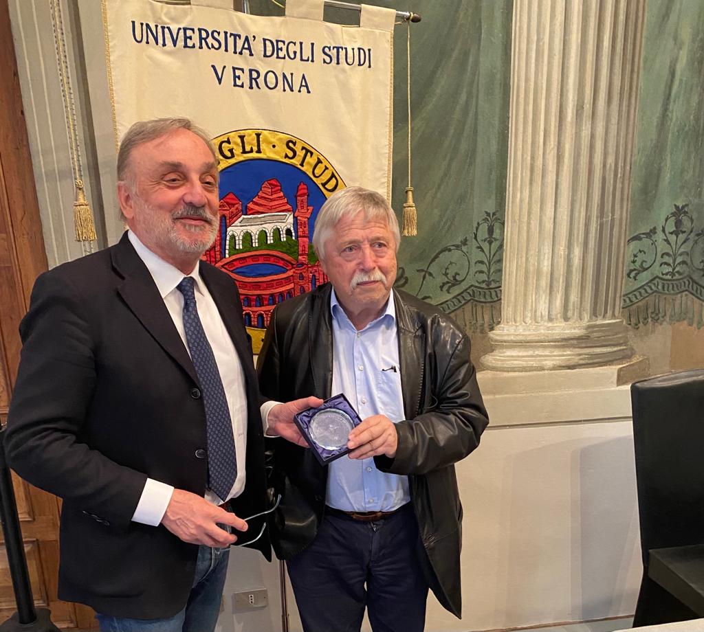 A Wolf Biermann, voce dell’Europa libera, il sigillo dell’ateneo scaligero
