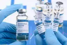 Terza dose. Si possono fare più vaccini contemporaneamente