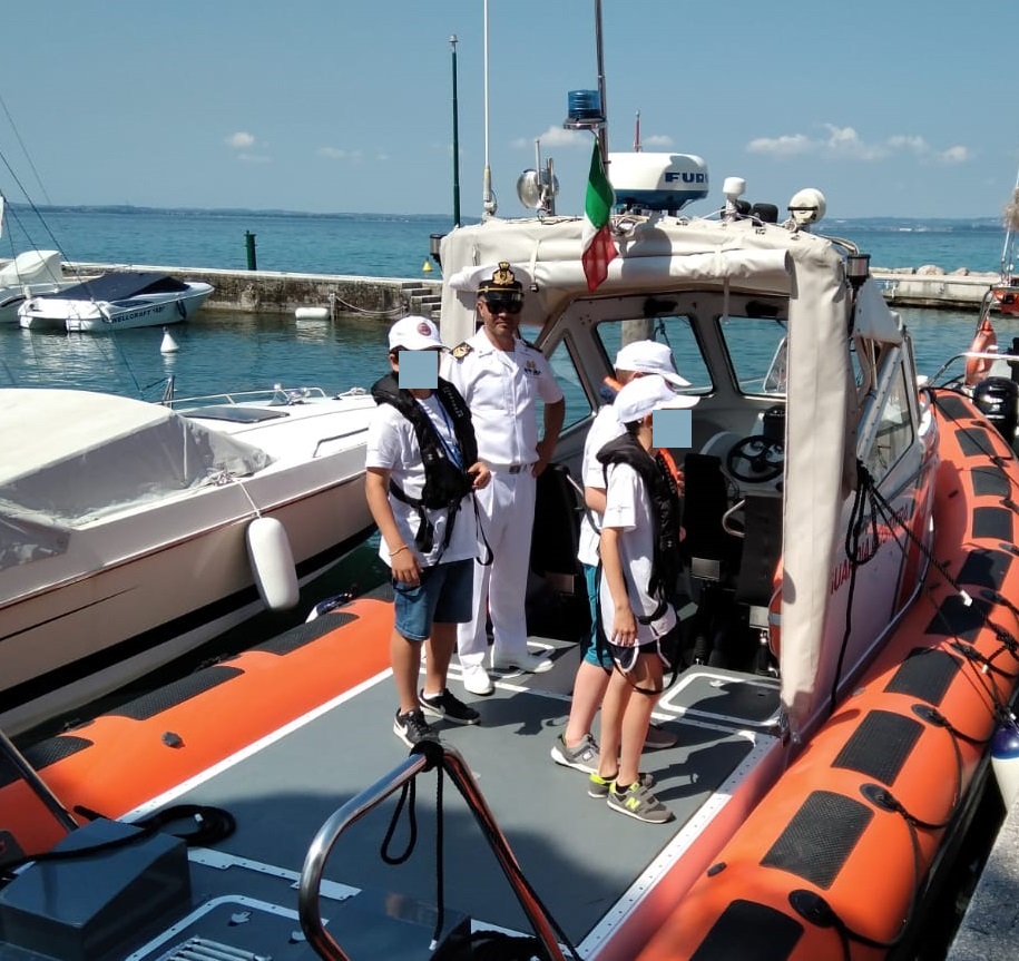 La Guardia Costiera del Garda entra nelle scuole per diffondere la cultura della sicurezza