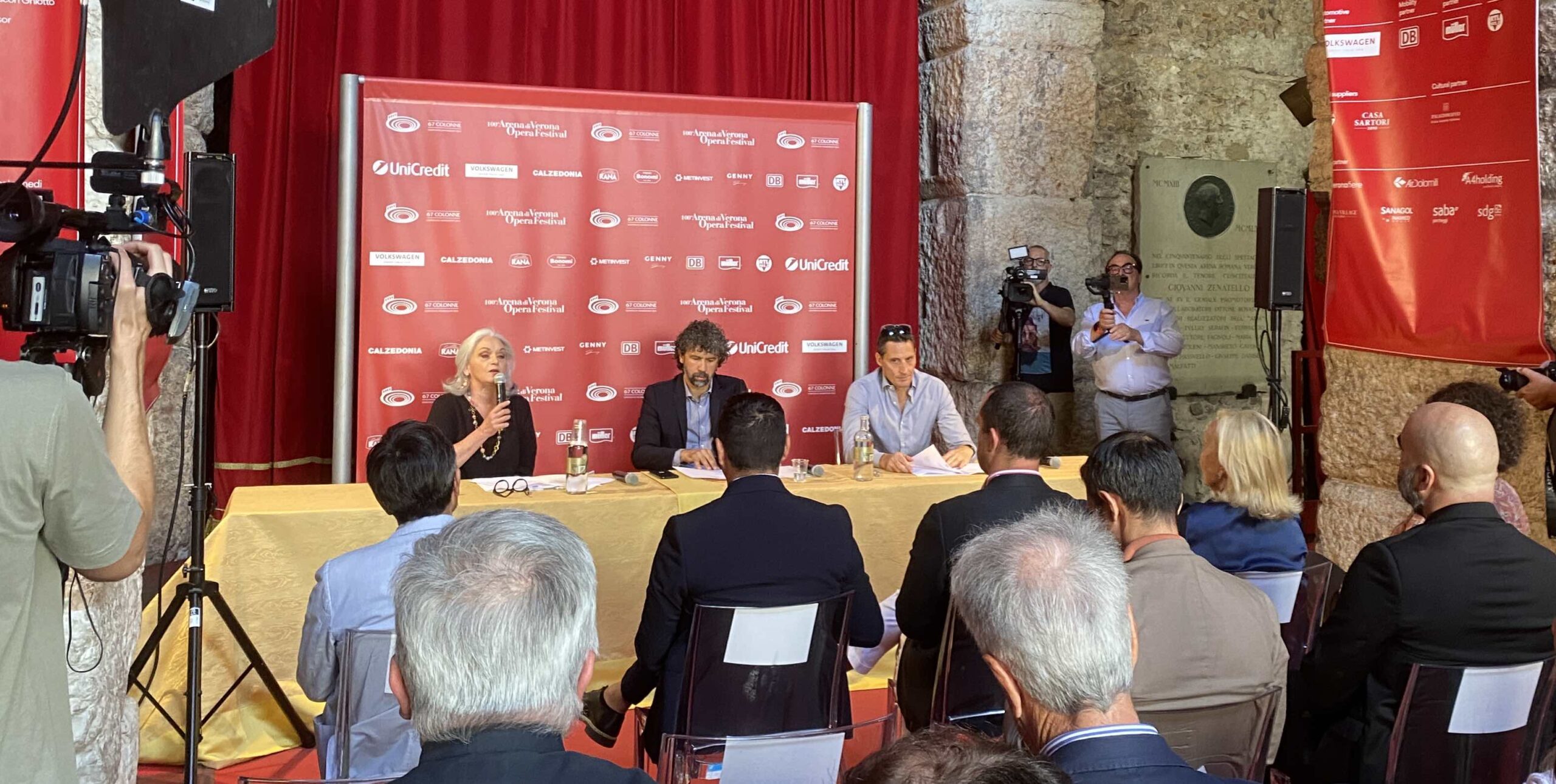 Presentati i cartelloni del Festival Areniano 2024 e 2025 con due anno d’anticipo. E’ la prima volta 1 festival areniano 2 scaled