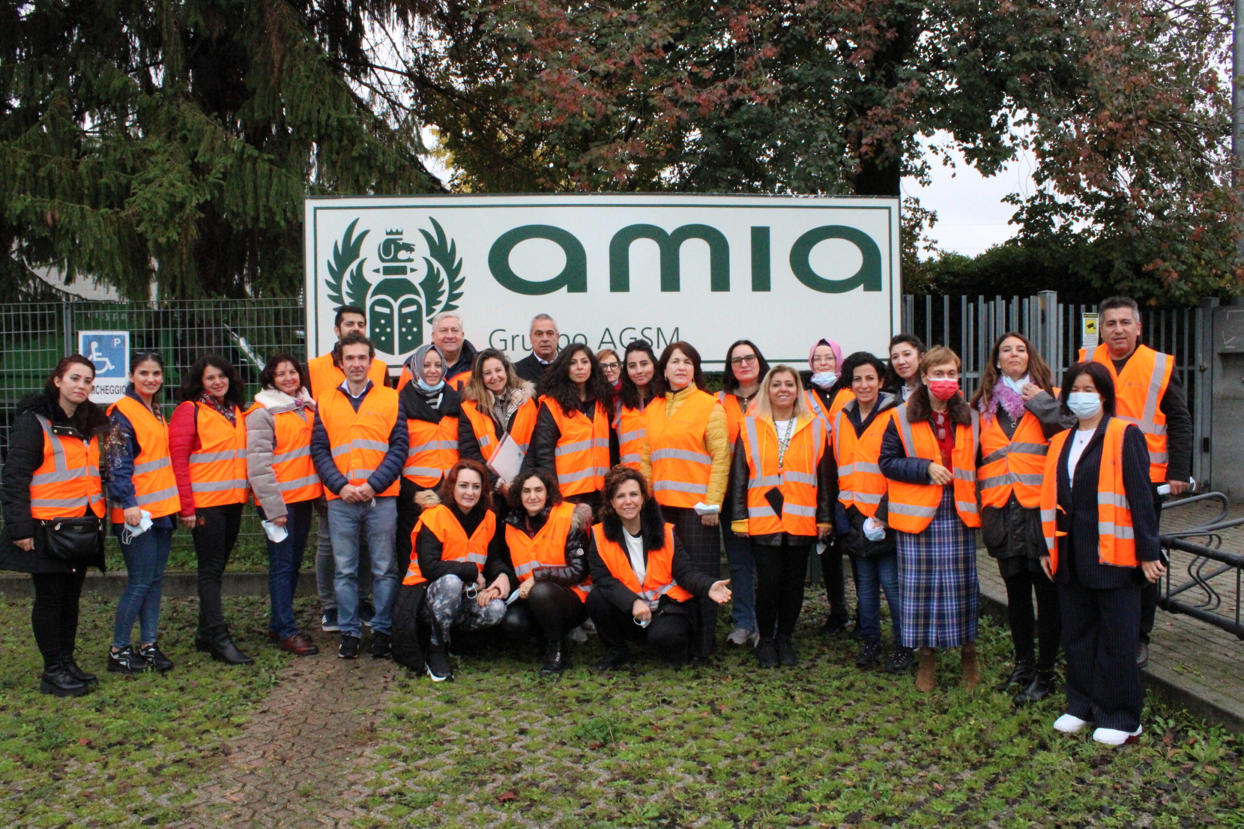 Erasmus+ fa tappa in Amia. Una delegazione di dirigenti ed insegnanti dalla Turchia e dalla Romania in visita alle strutture di via Avesani
