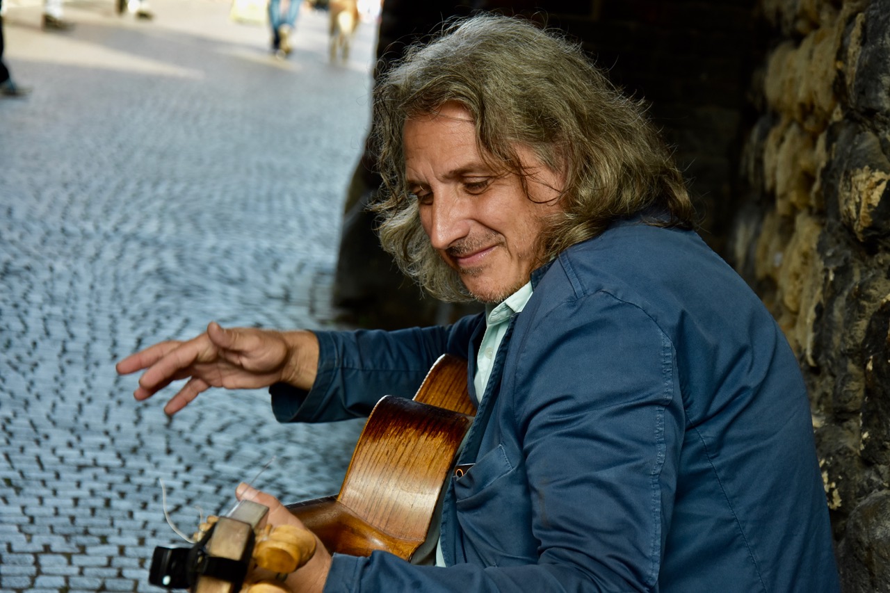 L’ultimo menestrello di Verona, Claudio Romano
