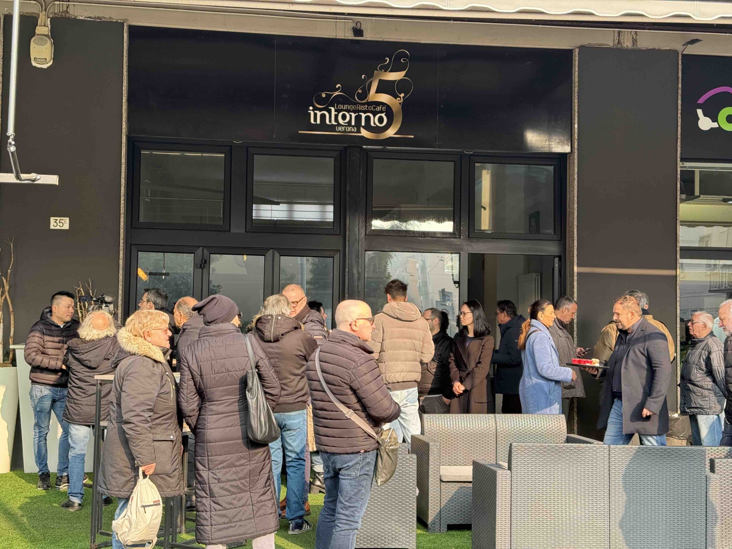 Bar devastato alle Golosine. Tosi punta il dito su Tommasi: sottovaluta il problema sicurezza