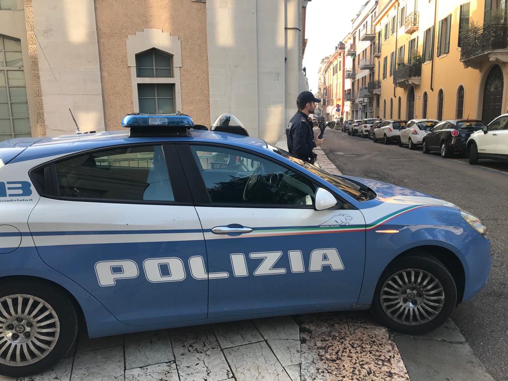 Uno rubava al Pam l’altro da Signorvino in via dei Mutilati. Entrambi arrestati dalla Polizia 