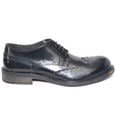 Il reddito di cittadinanza come le scarpe di Achille Lauro