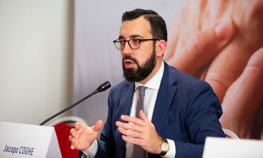 Pro Vita & Famiglia all’attacco del Tribunale di Roma: cancellare “padre” e “madre” è una follia