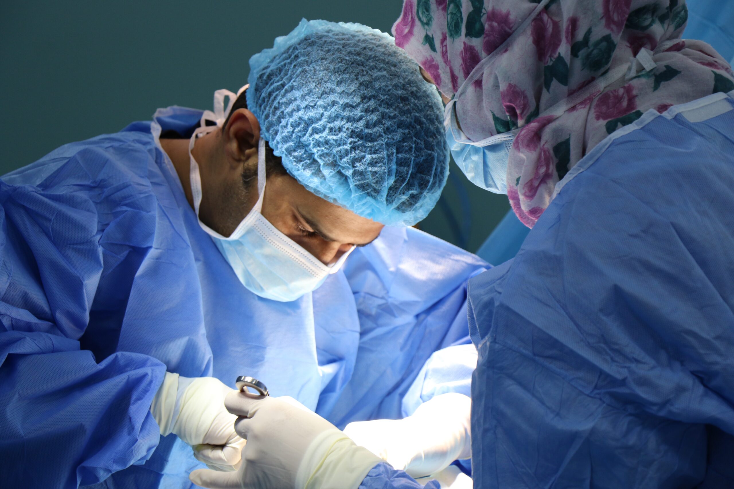 Sanità, sistema fuori controllo. Per evitare il crollo torniamo all’indiretta e chiediamo una polizza sanitaria ai nuovi Italiani