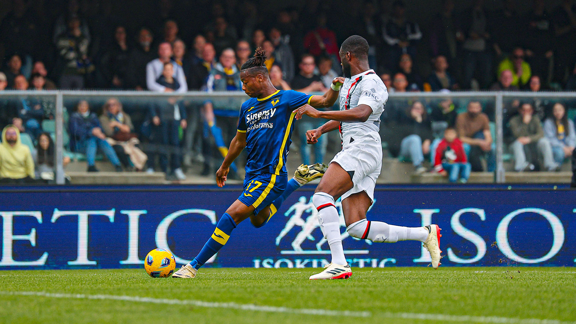 Hellas Verona, il Milan espugna 1-3 il Bentegodi. Gli scaligeri ancora a +2 sulla zona salvezza 