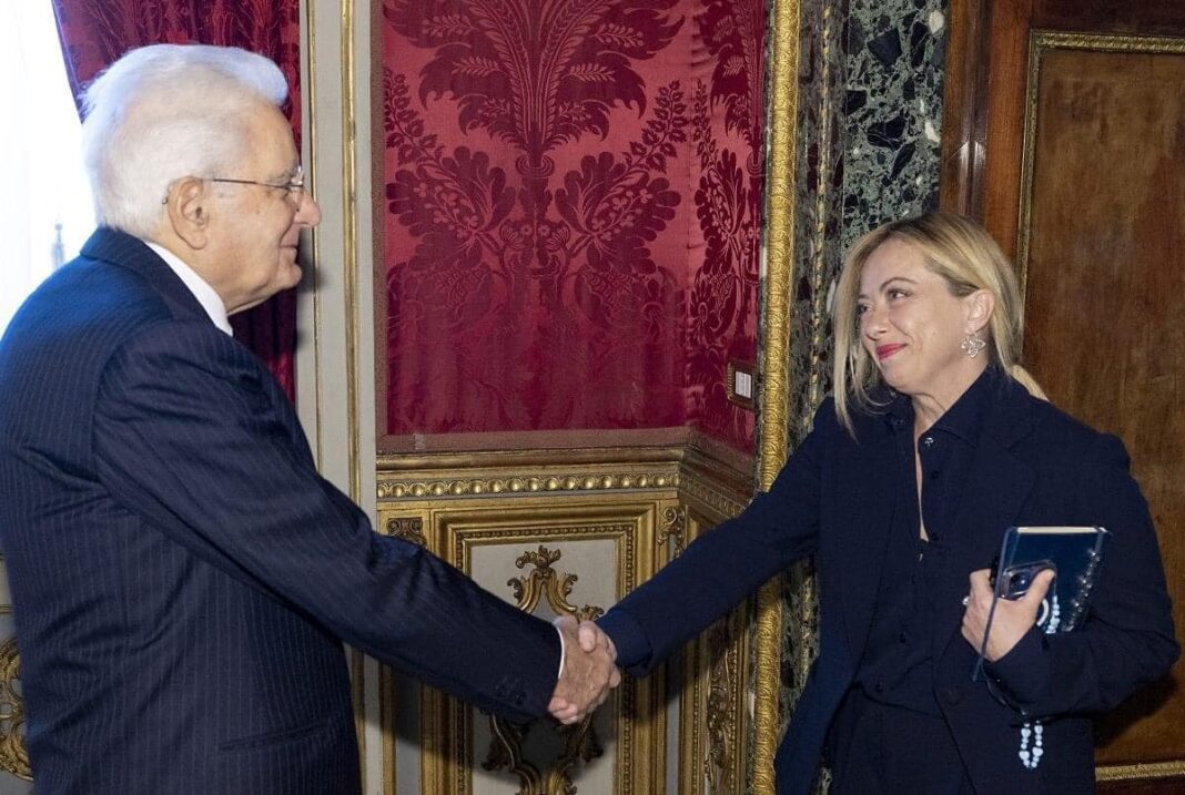 Giorgia Meloni è premier. La guerra civile è finita e l’Italia è tornata un Paese normale