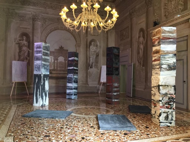 Gli asfalti di Stefano Apollonio in mostra a Palazzo Camozzini