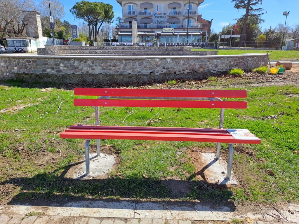 Castelnuovo. Staffetta tra le panchine rosse sul territorio comunale 2 staffetta