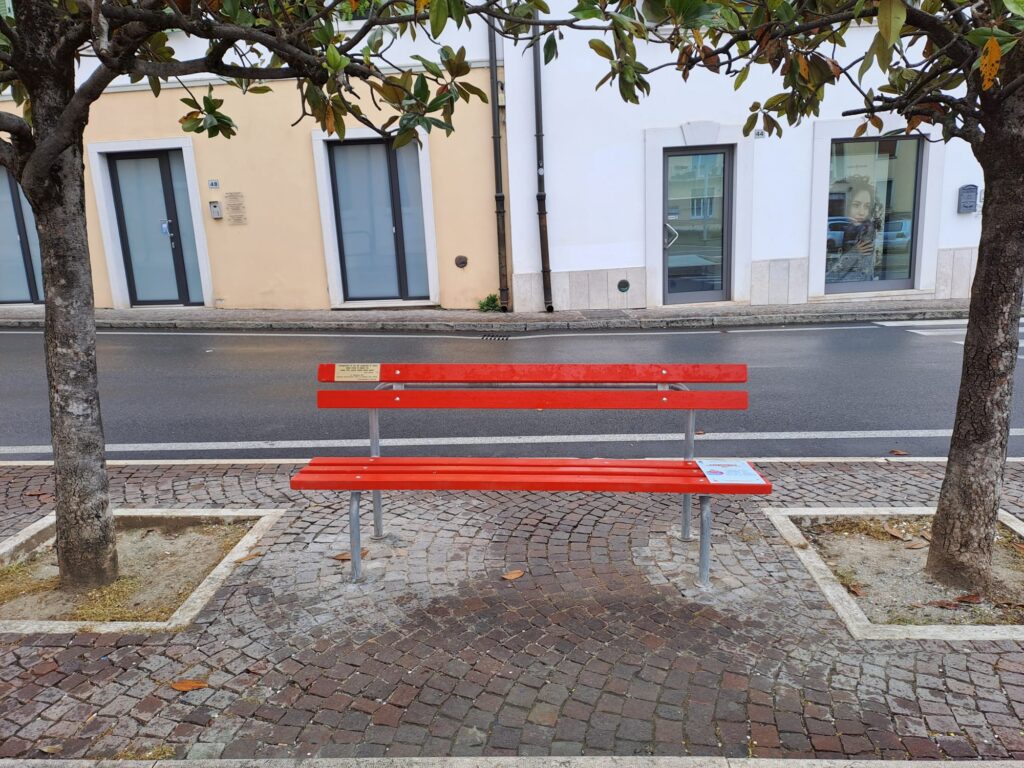 Castelnuovo. Staffetta tra le panchine rosse sul territorio comunale 3 staffetta