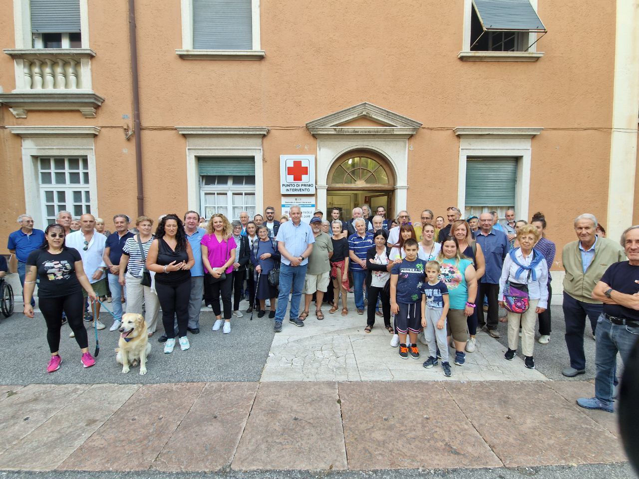 Malcesine scende in piazza per il suo medico di base