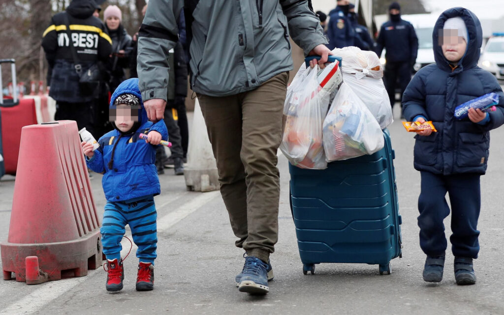 Le immagini dall’Ucraina e dalla Polonia a confronto con la nostra realtà ci devono far vergognare 1 profughi ucraina romania ansa2