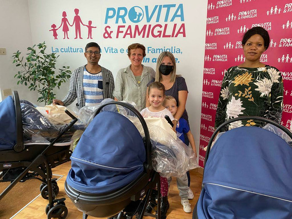 Pro Vita & famiglia, in tre anni sostenuto 150 donne in difficoltà