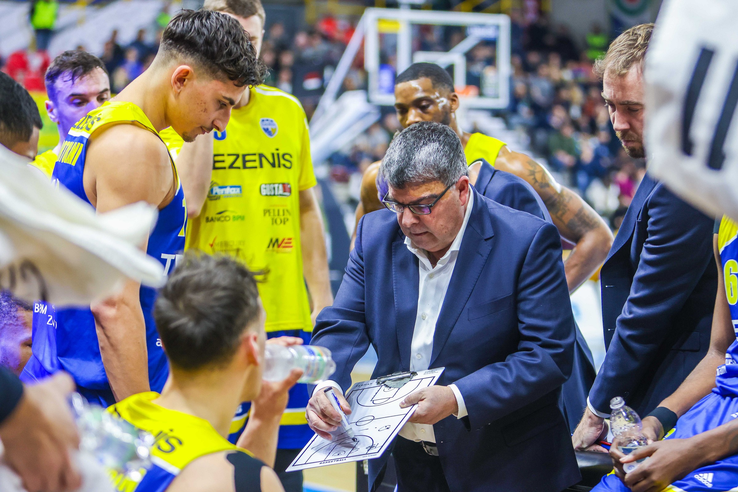 Scaligera Basket, domani alle 19 la sfida con Brindisi della Tezenis rinfrancata dall’arrivo di Pini e Davis
