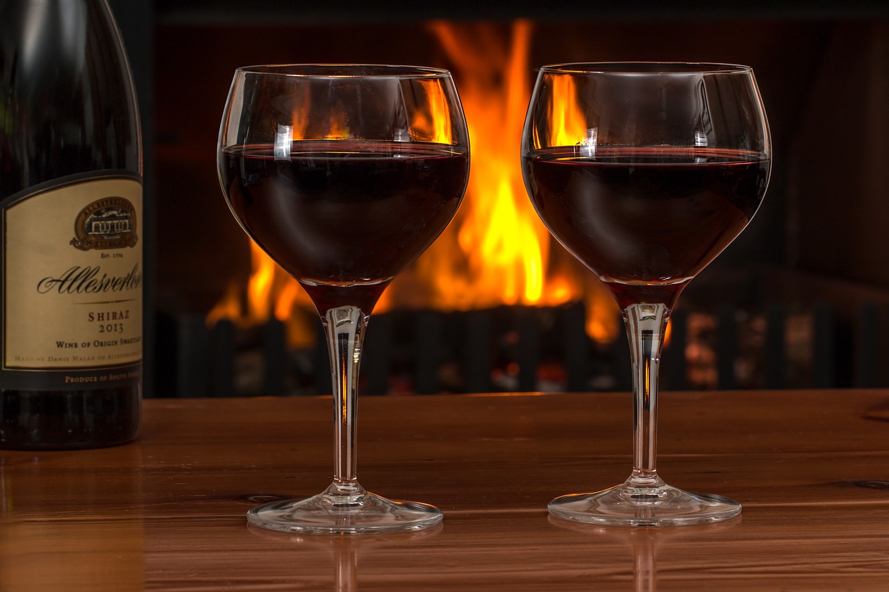 Europa. “L’alcol nuoce alla salute”. Etichetta sulle bottiglie come per le sigarette