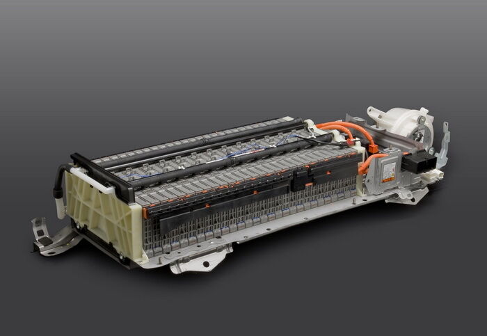 Rubare le batterie di auto ibride. La nuova moda dei ladri. 1 s l1200