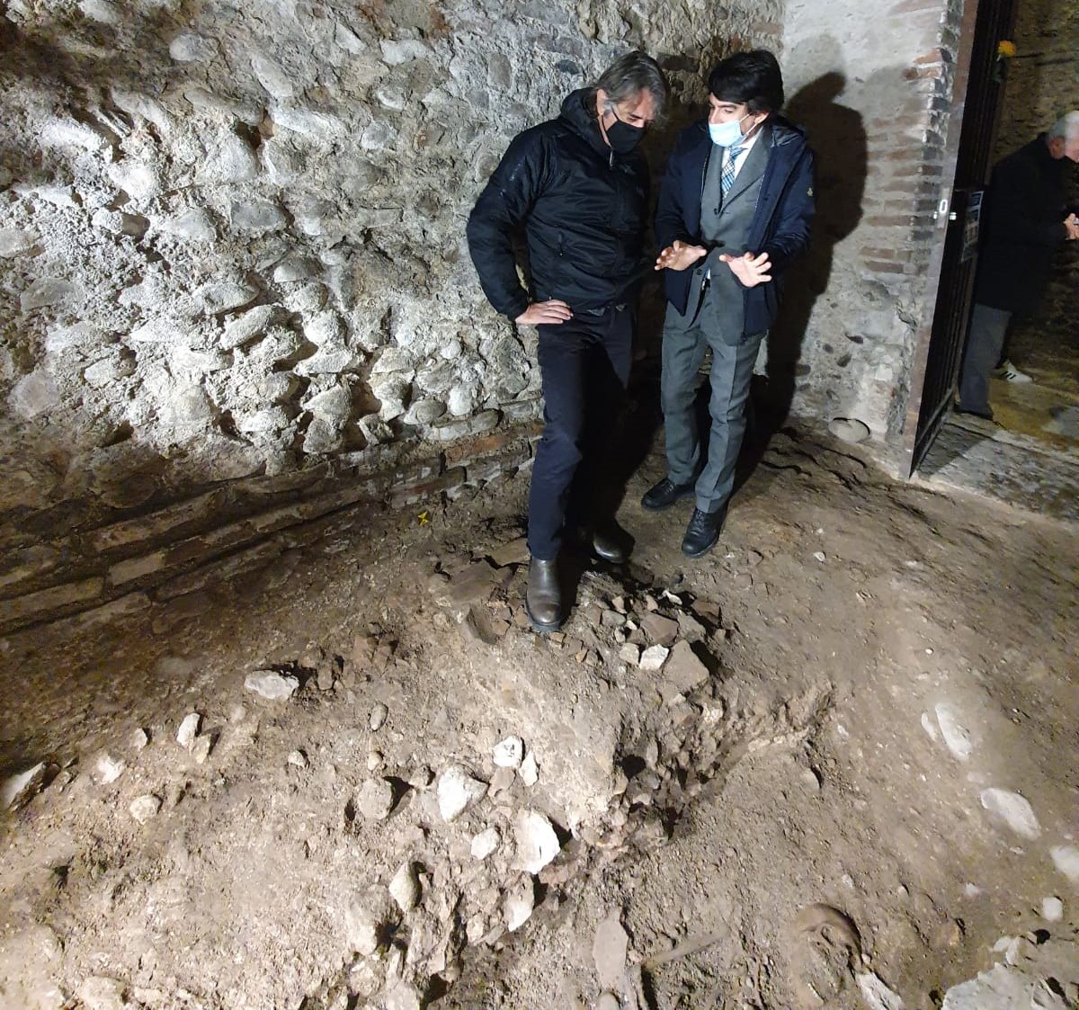 Restauro dell’Arena, trovata una sepoltura romana integra