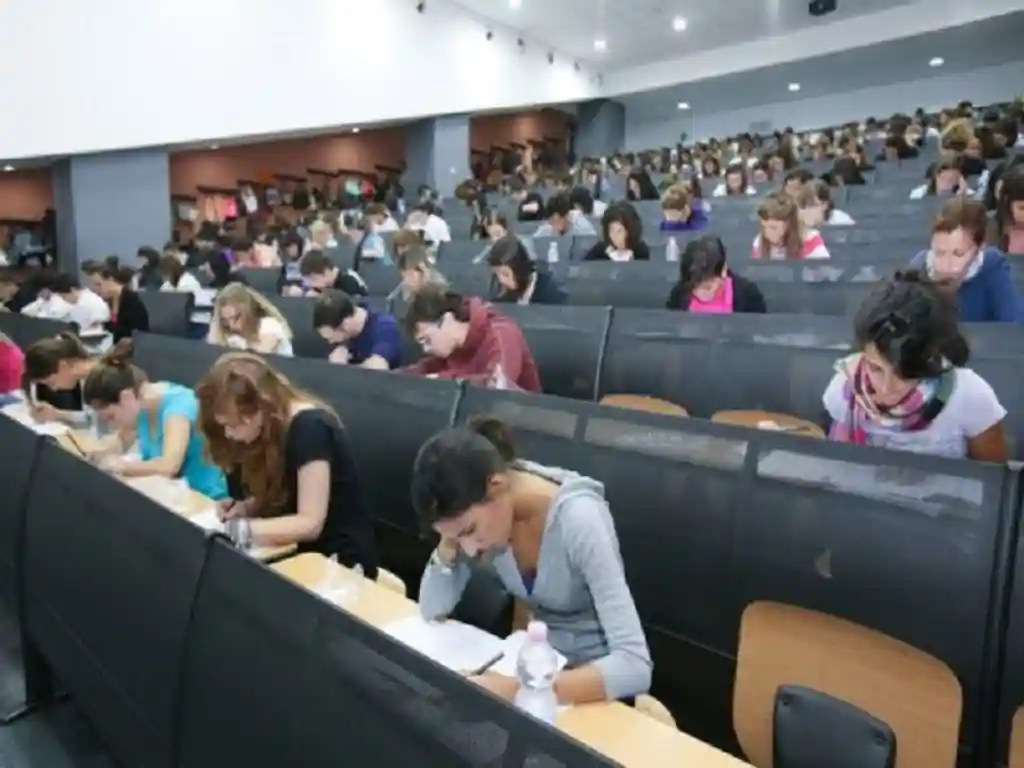 Mancano anche 6 mila specializzandi. Ma a Medicina il numero chiuso rimane