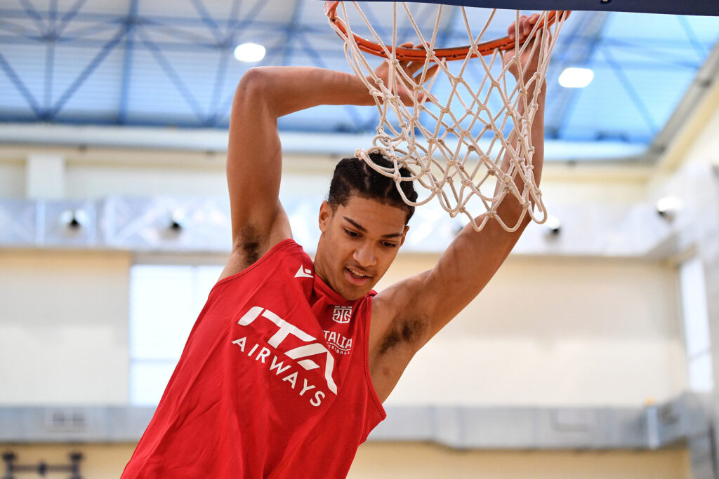 Theo Airhienbuwa guida l'Italia U-18 alla larga vittoria sulla Cina con 17 punti a referto 1 theo 3