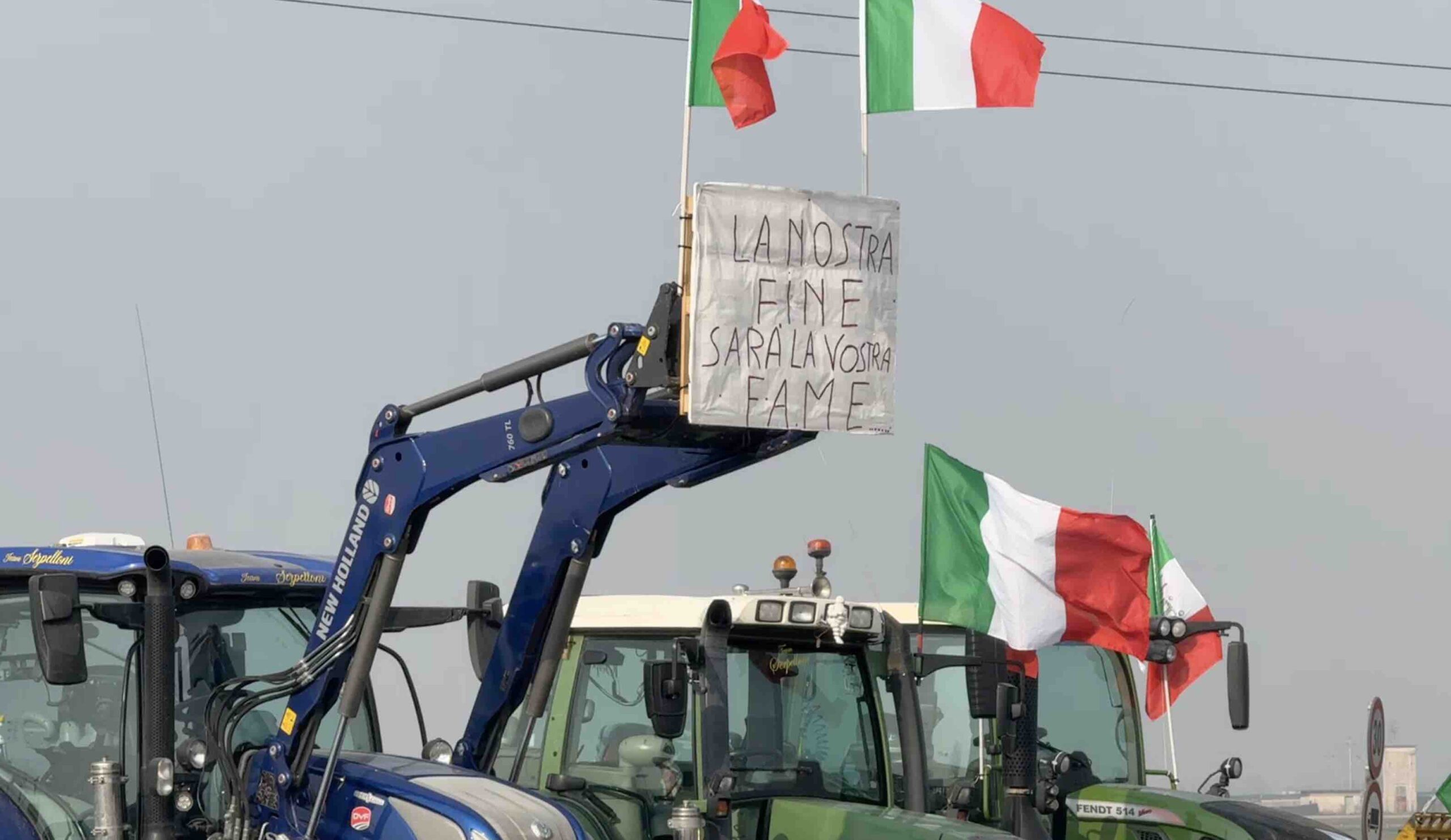 Villafranca. Il popolo dei trattori manifesta davanti a Zaia. Invitati a Venezia 1 trattori