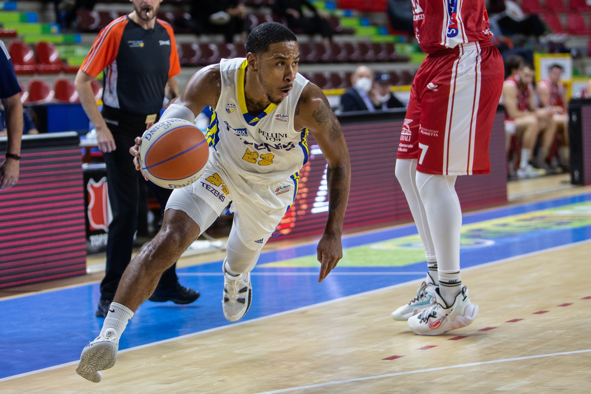 Basket, la Fip rinvia le competizioni a dopo gennaio