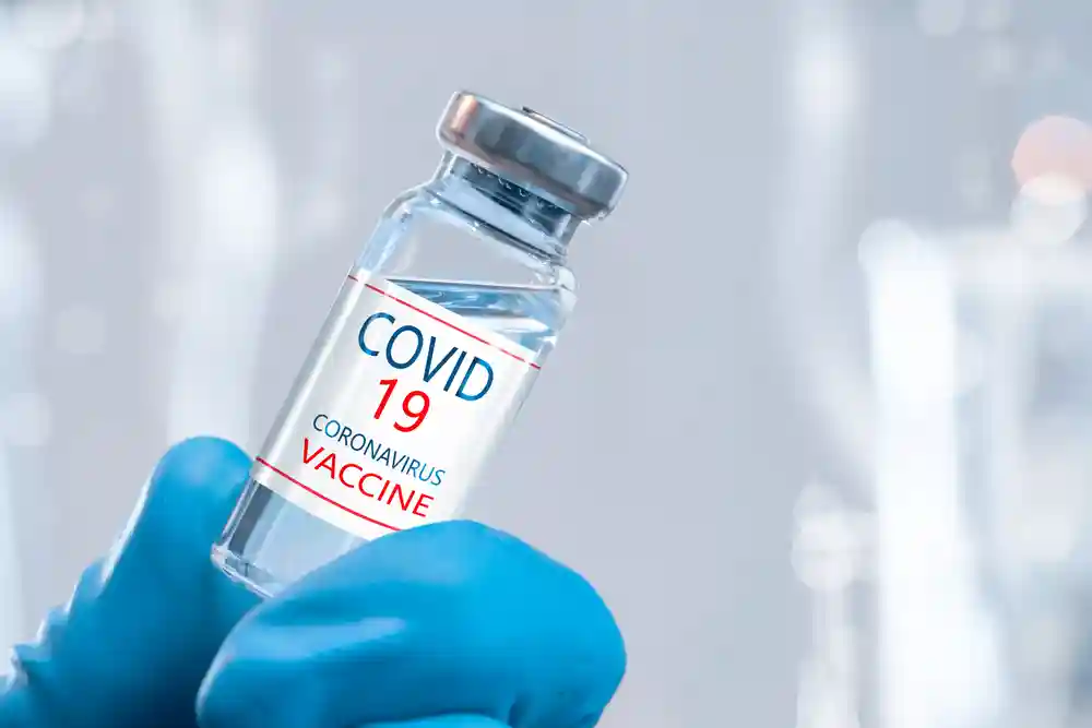 Covid. I morti tornano sopra i 100 al giorno. Ma la 4^ dose l’hanno fatta solo in 3,6 milioni